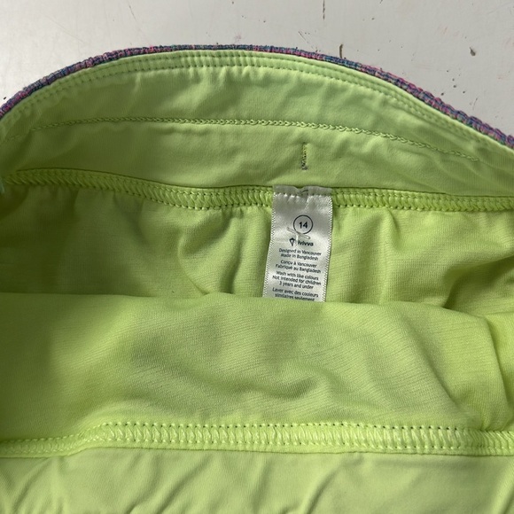 Ivivva Play Away Camp
shorts Size 14 - Picture 5 of 6